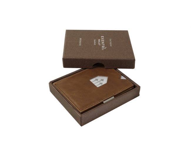 minimalist-men-leather-wallet-gift-brown